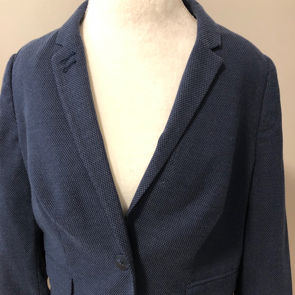 The LIMITED classic Navy Blazer